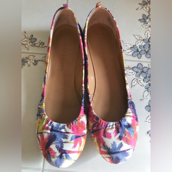 Audrey Brooke Newport Flats - Picture 4 of 8